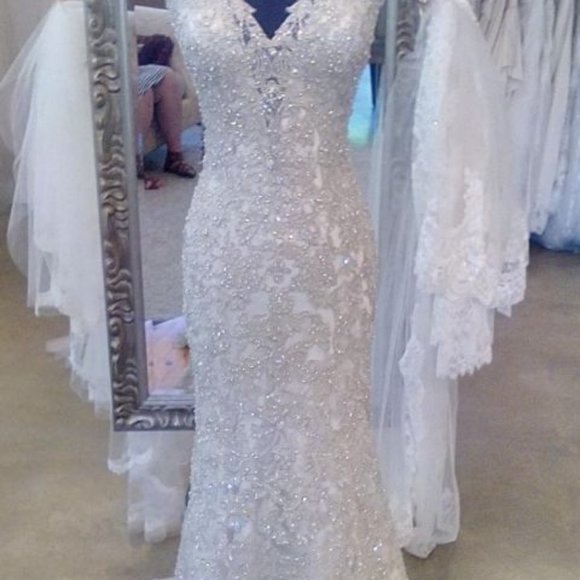 New Wedding Dress, Allure Couture Vintage Lace, BLING Small Size 8, Sexy Fitted - Picture 4 of 16